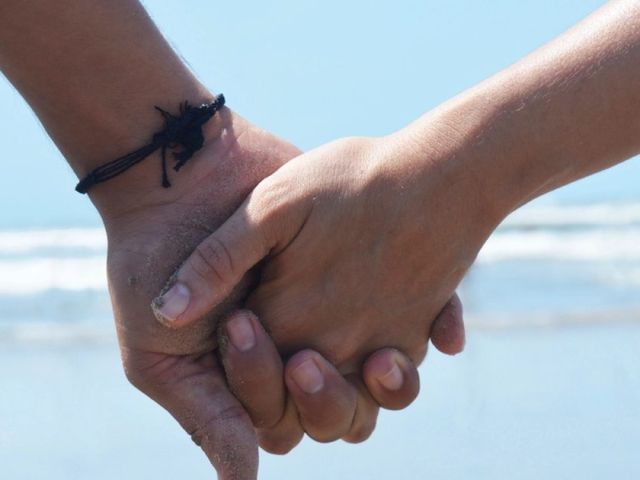 Mani di una coppia, esami di fertilità di coppia — BioLab Capurso