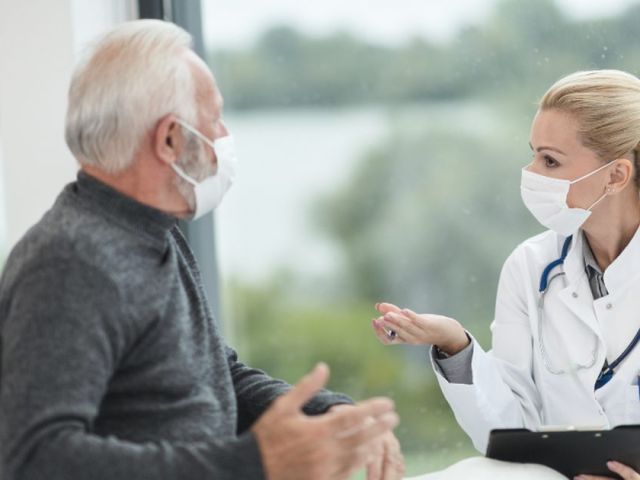 Visita medica, screening della tiroide — BioLab Capurso